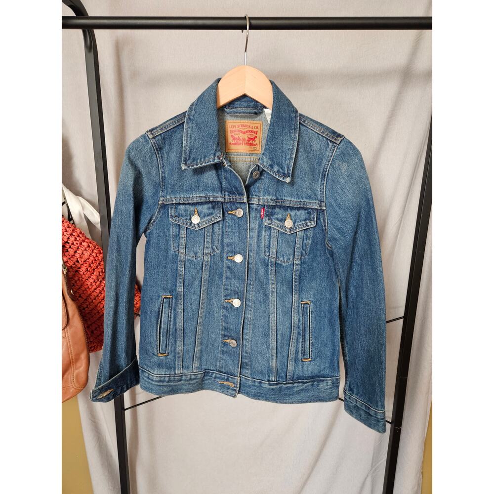 Classic Levi's Denim Jacket – Size XS